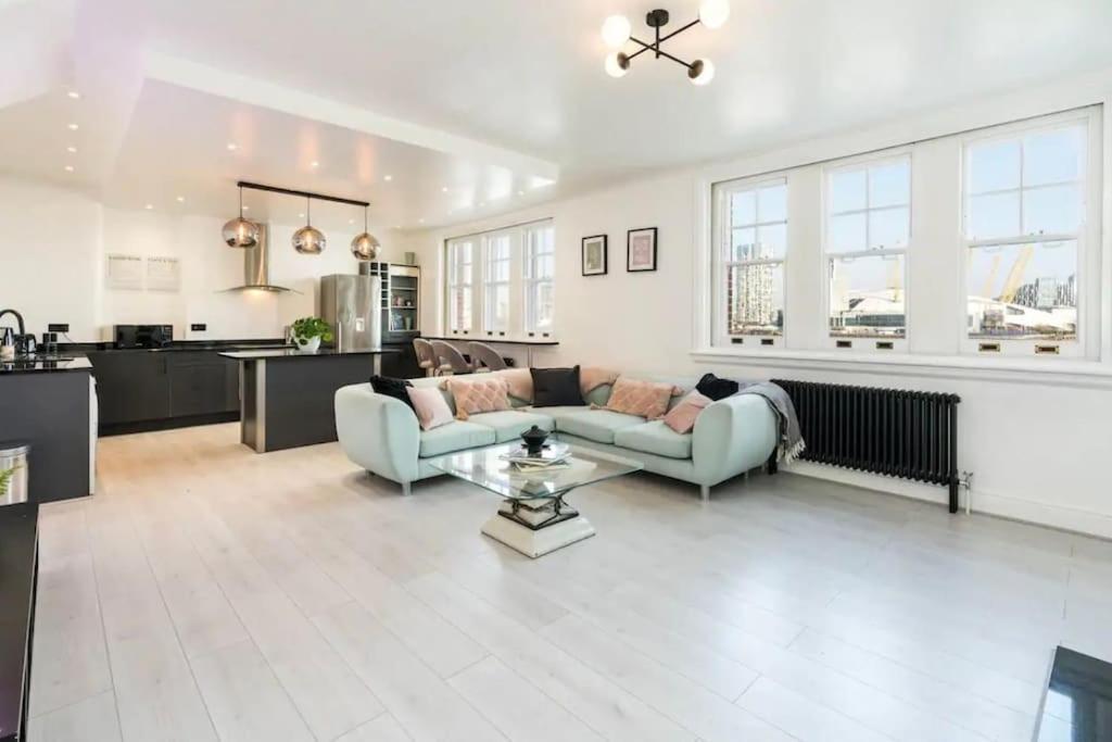 3 X Bedroom Riverside Flat With Hot Tub On Roof Terrace London Luaran gambar
