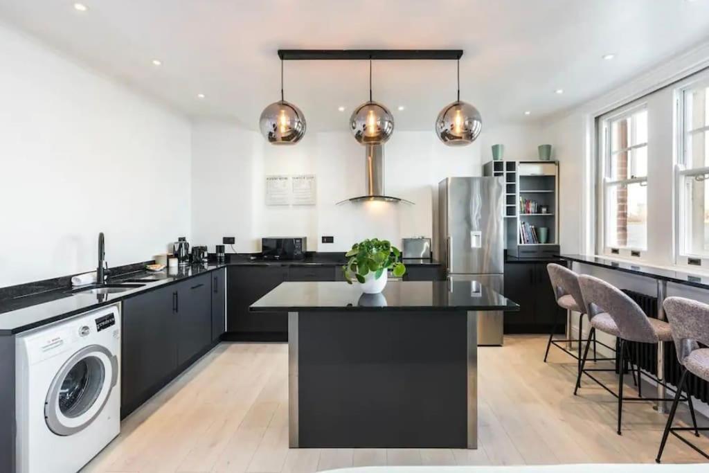 3 X Bedroom Riverside Flat With Hot Tub On Roof Terrace London Luaran gambar