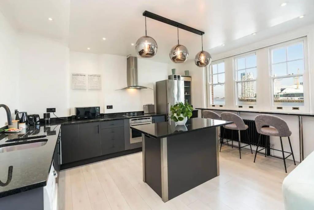 3 X Bedroom Riverside Flat With Hot Tub On Roof Terrace London Luaran gambar