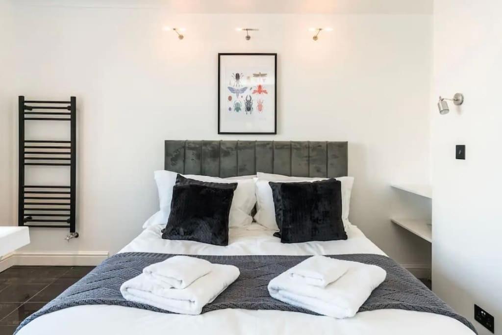 3 X Bedroom Riverside Flat With Hot Tub On Roof Terrace London Luaran gambar