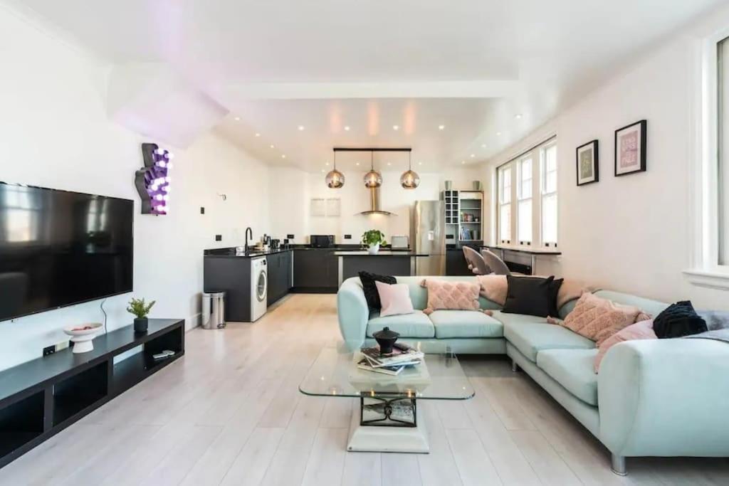 3 X Bedroom Riverside Flat With Hot Tub On Roof Terrace London Luaran gambar