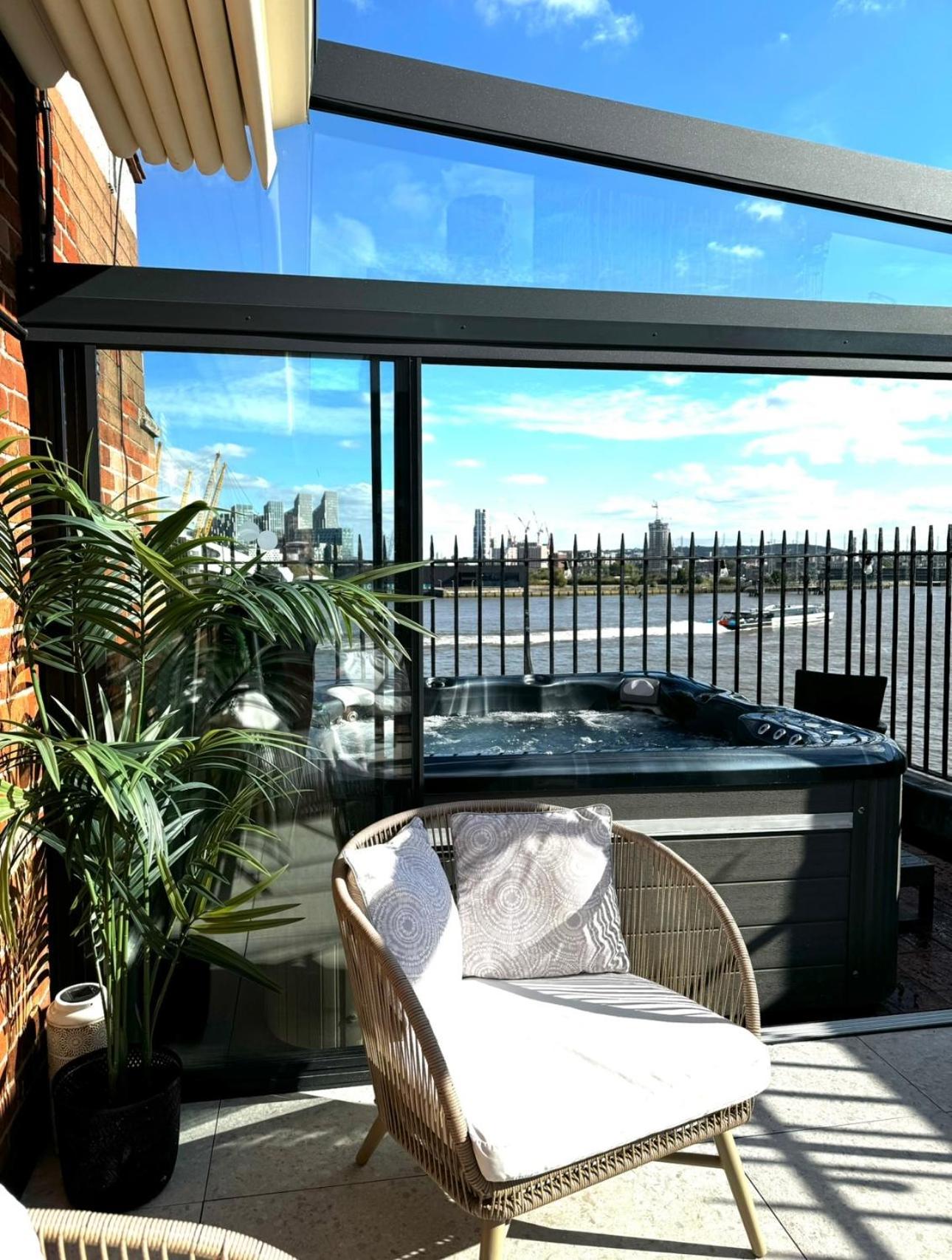 3 X Bedroom Riverside Flat With Hot Tub On Roof Terrace London Luaran gambar