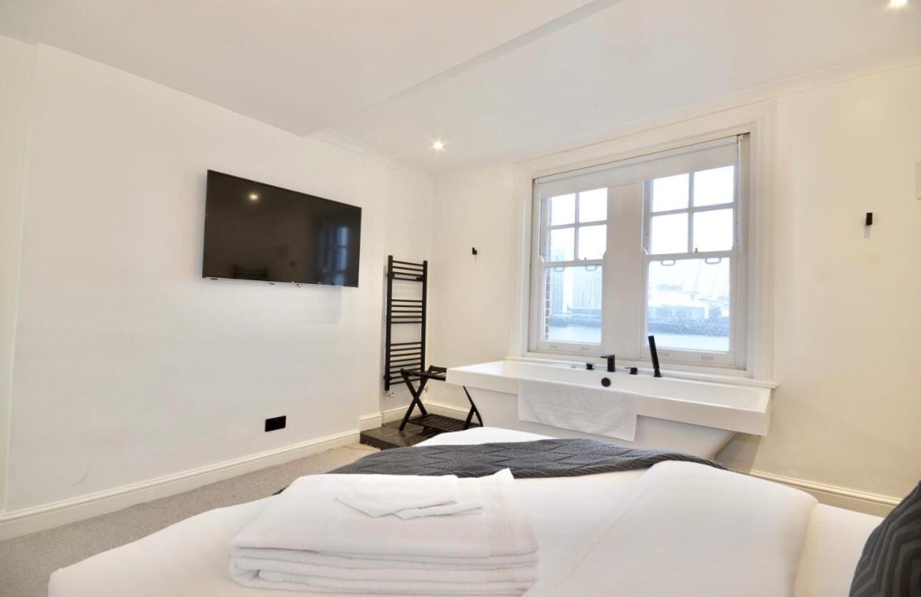 3 X Bedroom Riverside Flat With Hot Tub On Roof Terrace London Luaran gambar